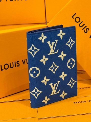 Louis Vuitton обложка на паспорт