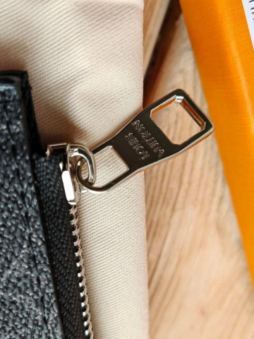 Louis Vuitton папка