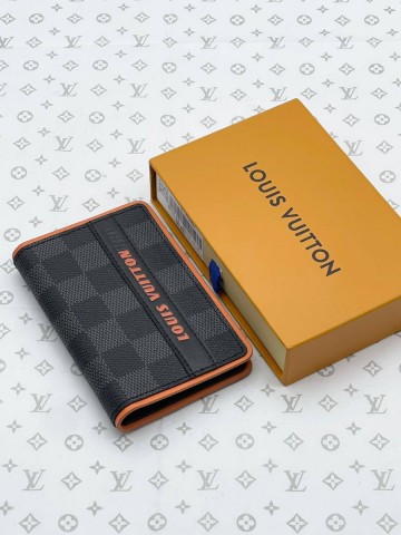 Louis Vuitton картхолдер