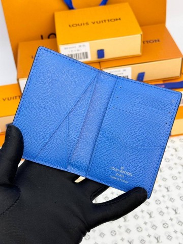 Louis Vuitton картхолдер
