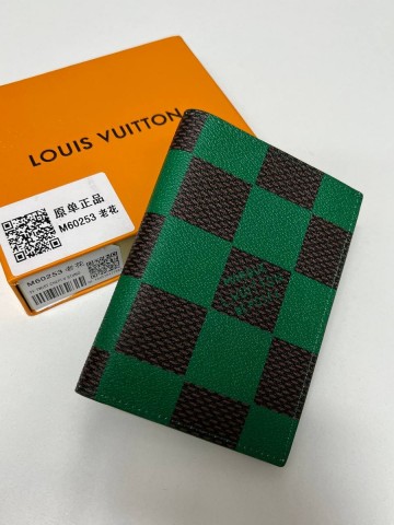 Louis Vuitton обложка на паспорт