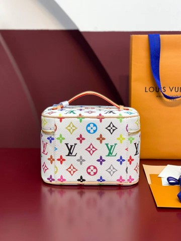 Louis Vuitton косметичка