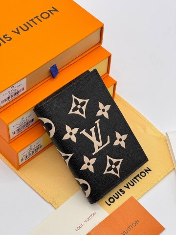 Louis Vuitton обложка на паспорт