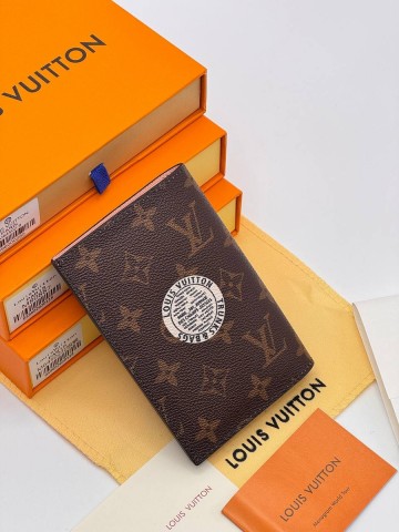 Louis Vuitton обложка на паспорт
