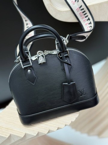 Louis Vuitton Alma BB сумка