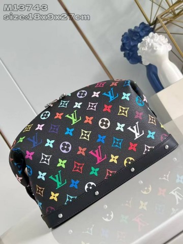 Louis Vuitton косметичка