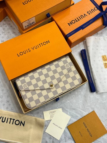 Louis Vuitton клатч