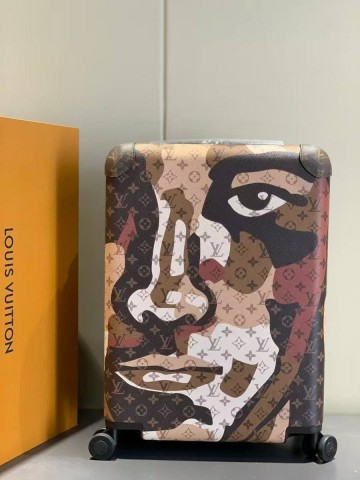 Louis Vuitton чемодан