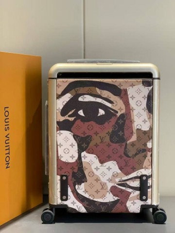 Louis Vuitton чемодан