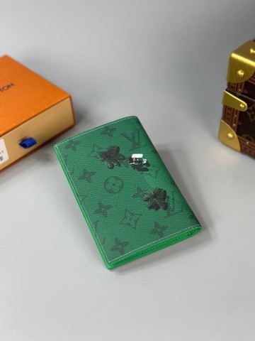 Louis Vuitton обложка на паспорт