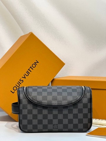 Louis Vuitton косметичка