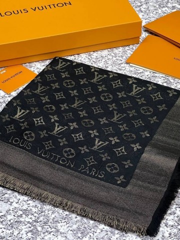 Louis Vuitton палантин