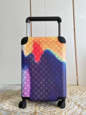 Louis Vuitton чемодан
