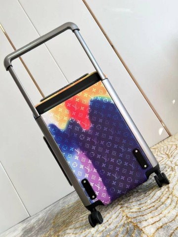 Louis Vuitton чемодан