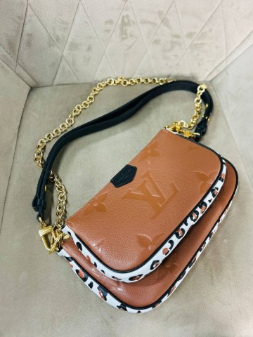Louis Vuitton Multi Pochette сумка