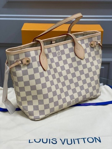 Louis Vuitton Neverfull PM сумка