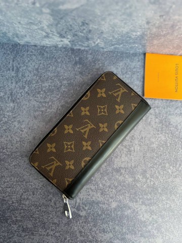 Louis Vuitton кошелек