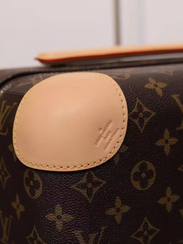 Louis Vuitton чемодан