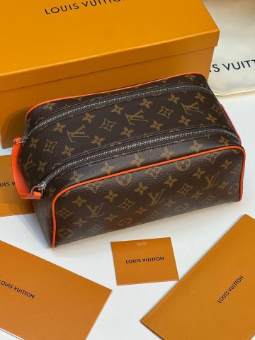 Louis Vuitton косметичка
