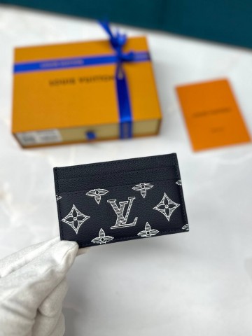 Louis Vuitton картхолдер