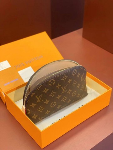 Louis Vuitton косметичка