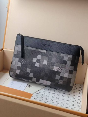Louis Vuitton клатч