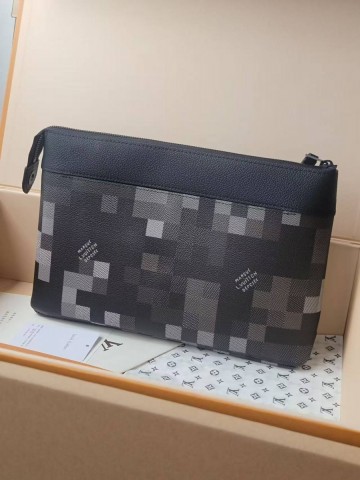 Louis Vuitton клатч