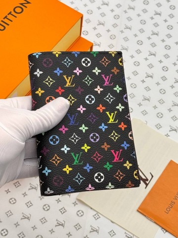 Louis Vuitton обложка на паспорт
