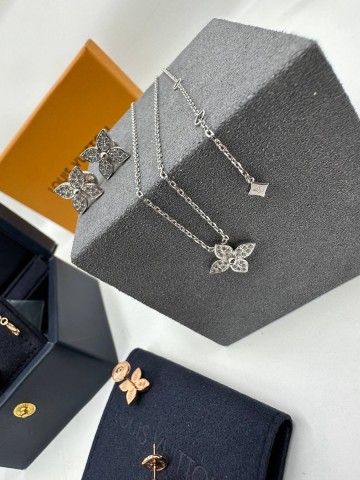 Louis Vuitton колье