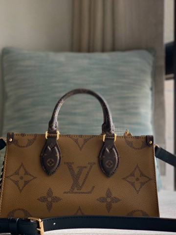 Louis Vuitton ONTHEGO сумка