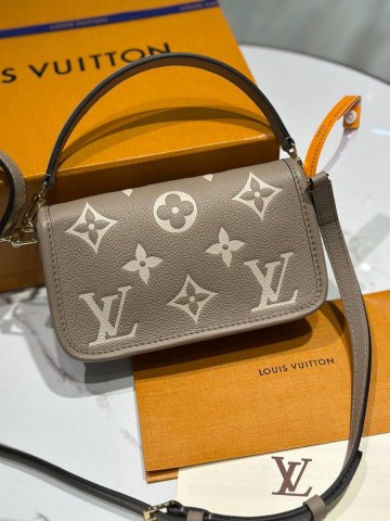 Louis Vuitton Nano Diane сумка
