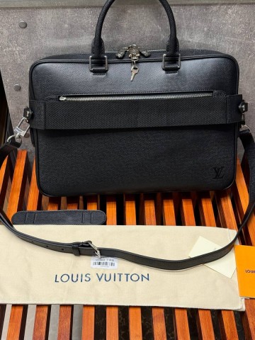 Louis Vuitton портфель