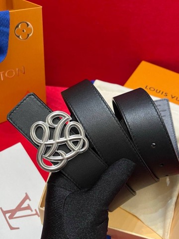 Louis Vuitton ремень (90 см)