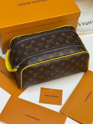 Louis Vuitton косметичка