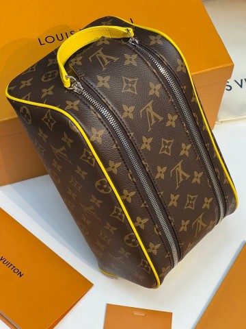 Louis Vuitton косметичка