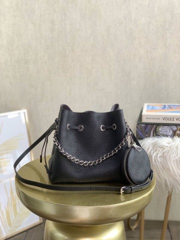 Louis Vuitton Bella сумка