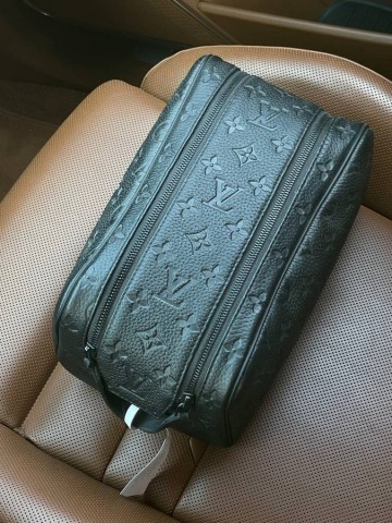 Louis Vuitton косметичка