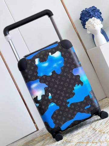 Louis Vuitton чемодан