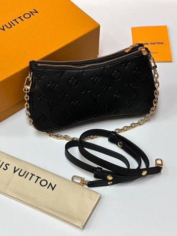 Louis Vuitton Liv Pochette сумка