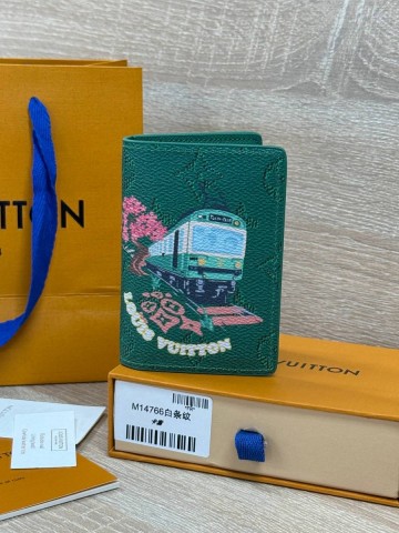 Louis Vuitton картхолдер