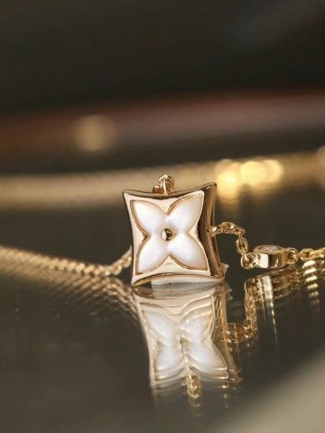 Louis Vuitton колье