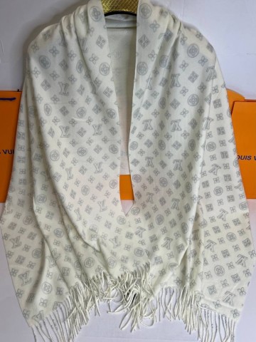 Louis Vuitton палантин