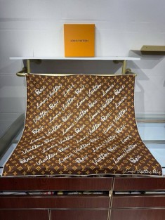 Louis Vuitton платок