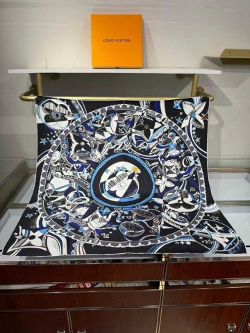 Louis Vuitton платок