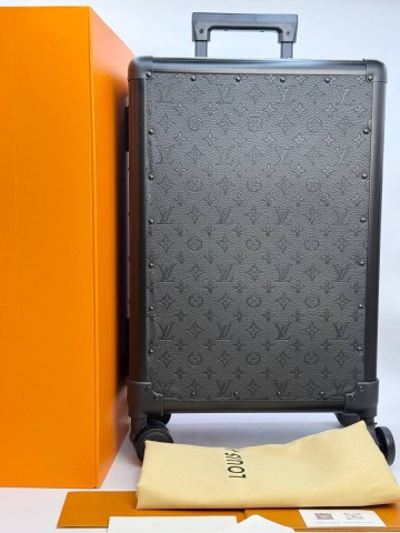 Louis Vuitton чемодан