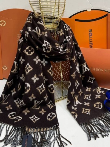 Louis Vuitton палантин