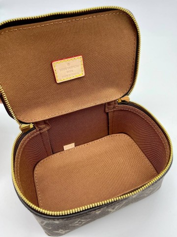 Louis Vuitton косметичка