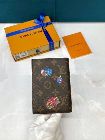 Louis Vuitton обложка на паспорт
