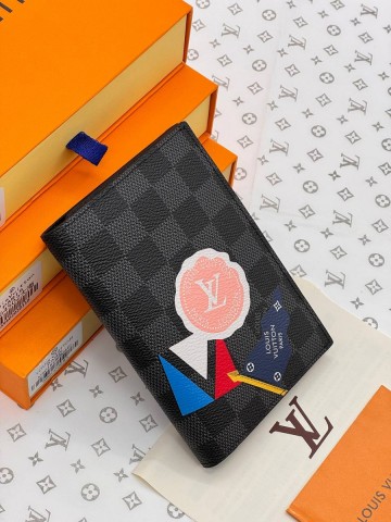 Louis Vuitton обложка на паспорт