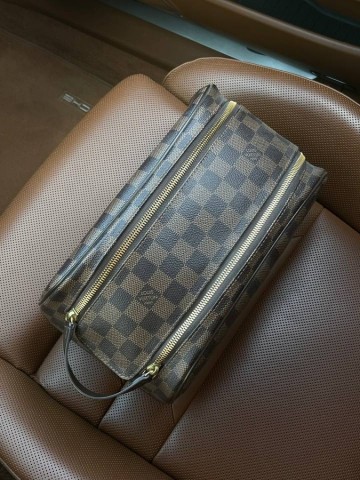 Louis Vuitton косметичка
